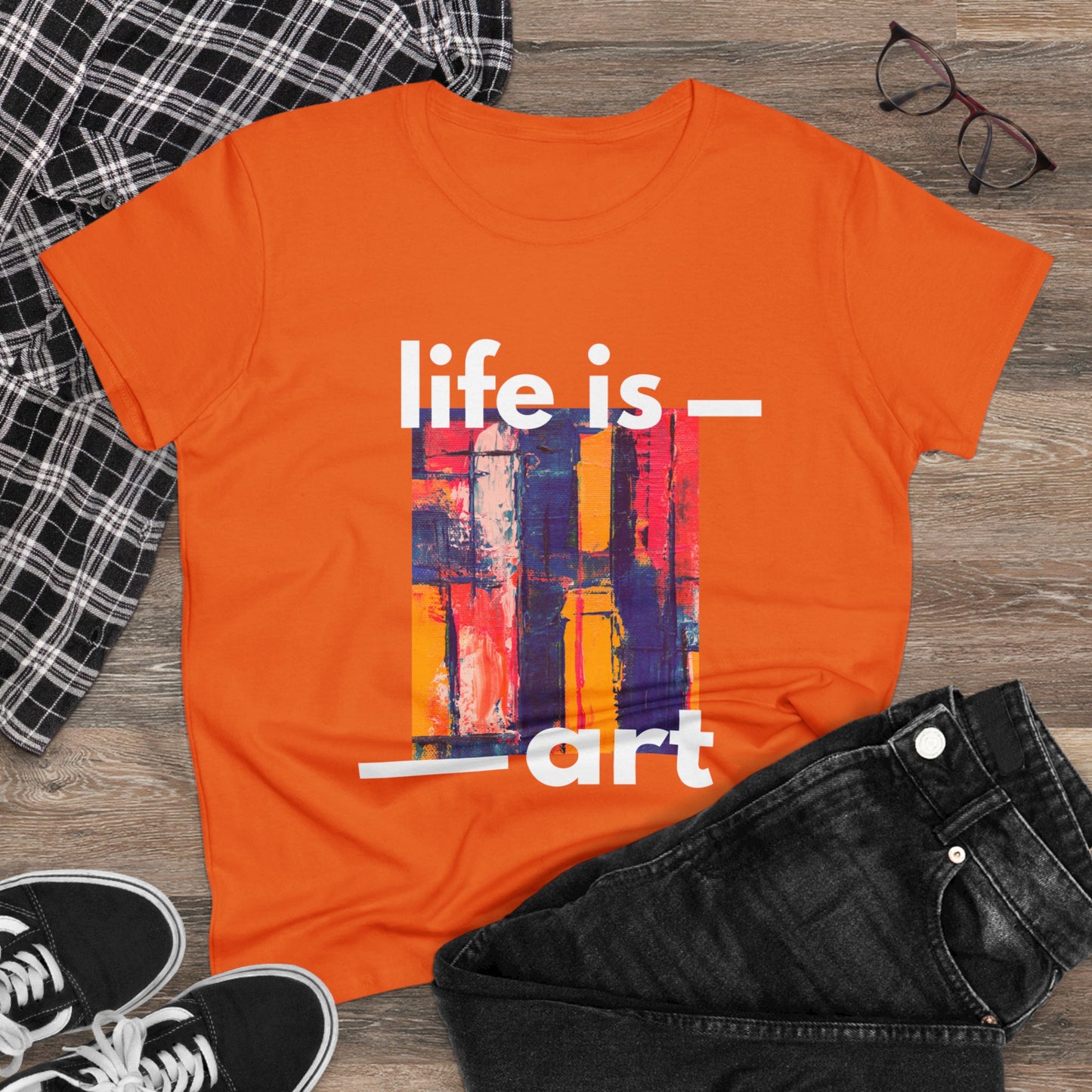 T shirt Life is art Graphic